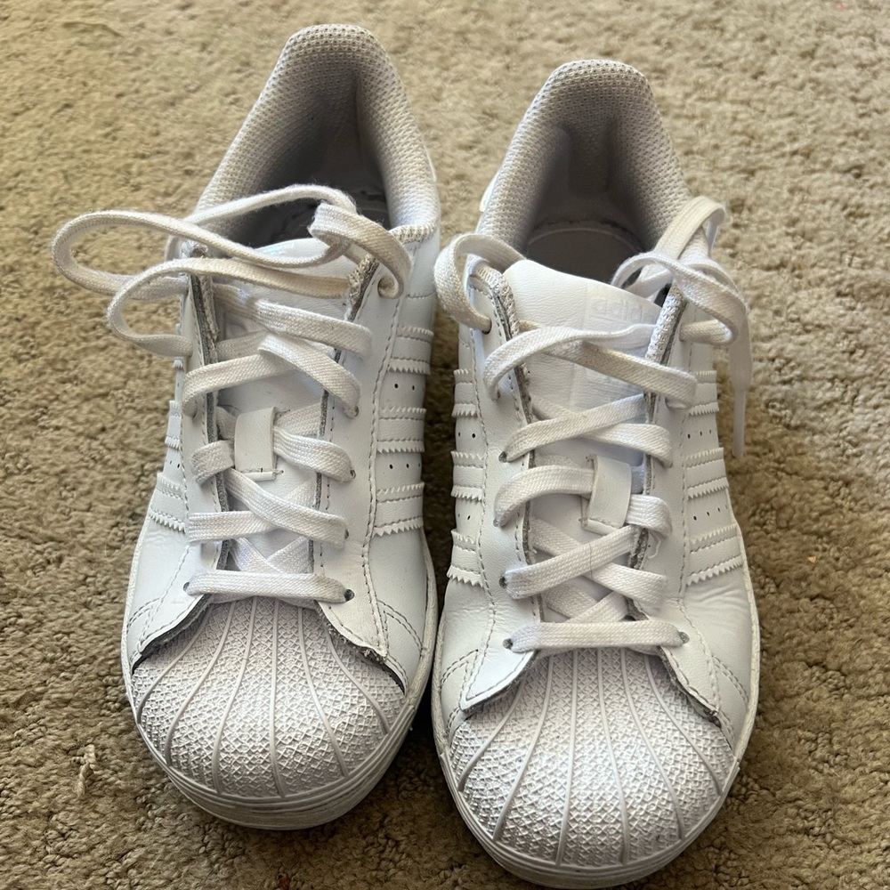Girls Adidas Superstar sneaker